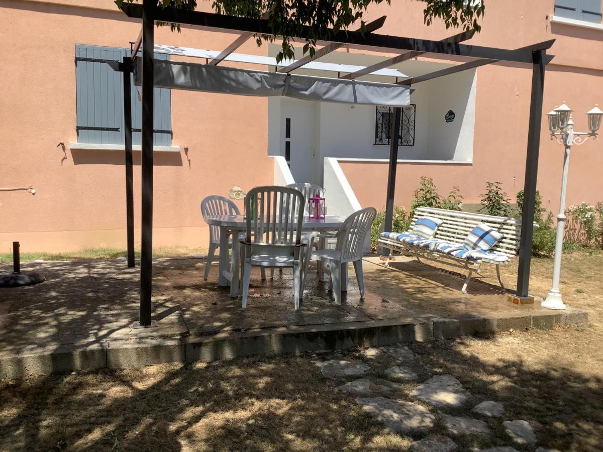 Un Sejour Entre Nimes Et Montpellier Apartment Souvignargues Luaran gambar